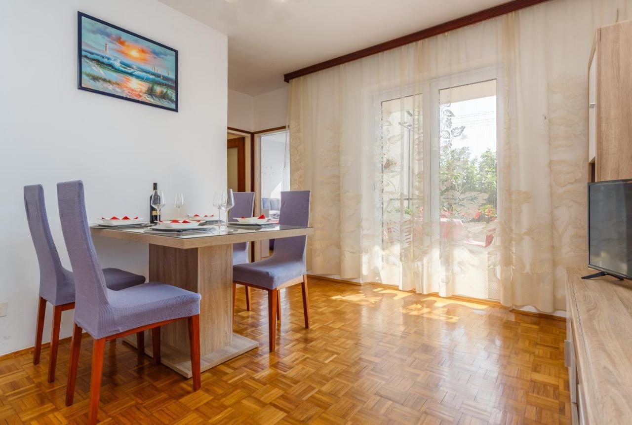 Apartment Dragica Krk Town Exterior photo