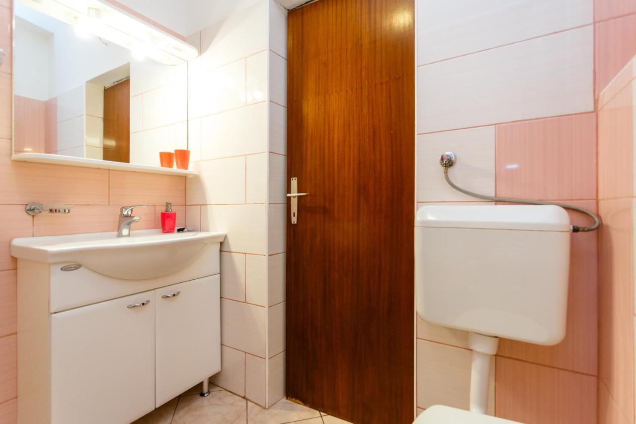 Apartment Dragica Krk Town Exterior photo